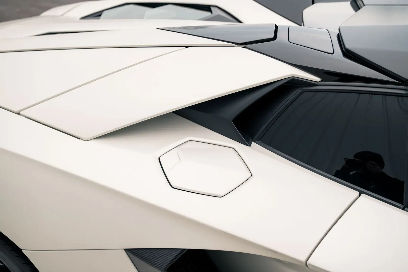 9k-Mile 2014 Lamborghini Aventador LP700-4 Roadster