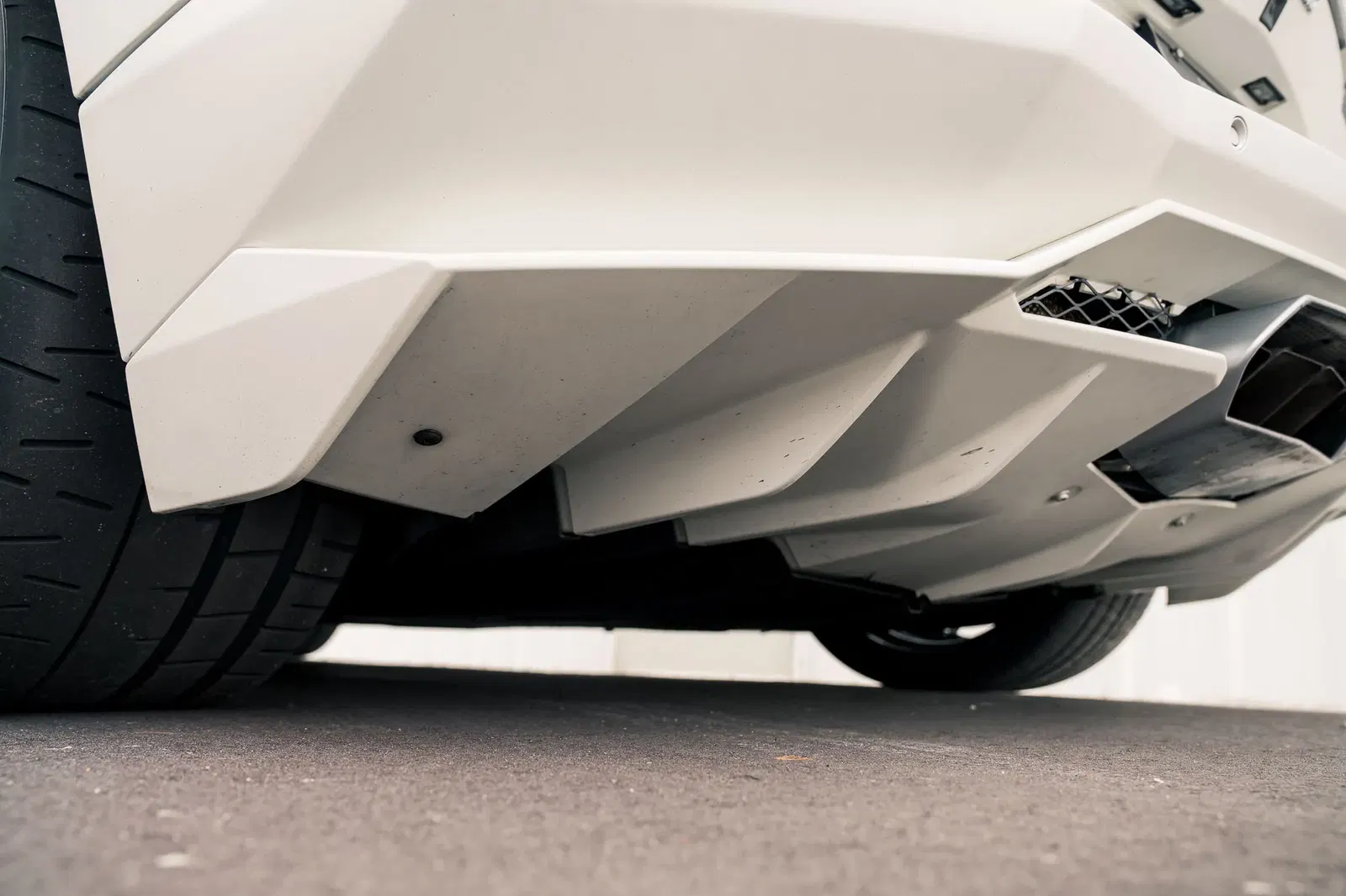 9k-Mile 2014 Lamborghini Aventador LP700-4 Roadster