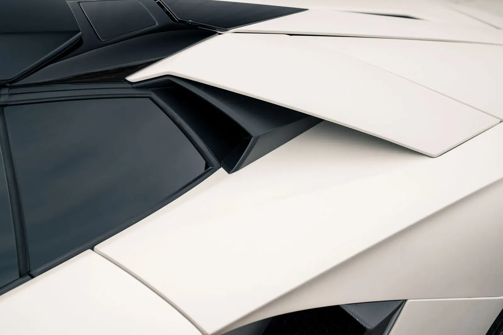 9k-Mile 2014 Lamborghini Aventador LP700-4 Roadster