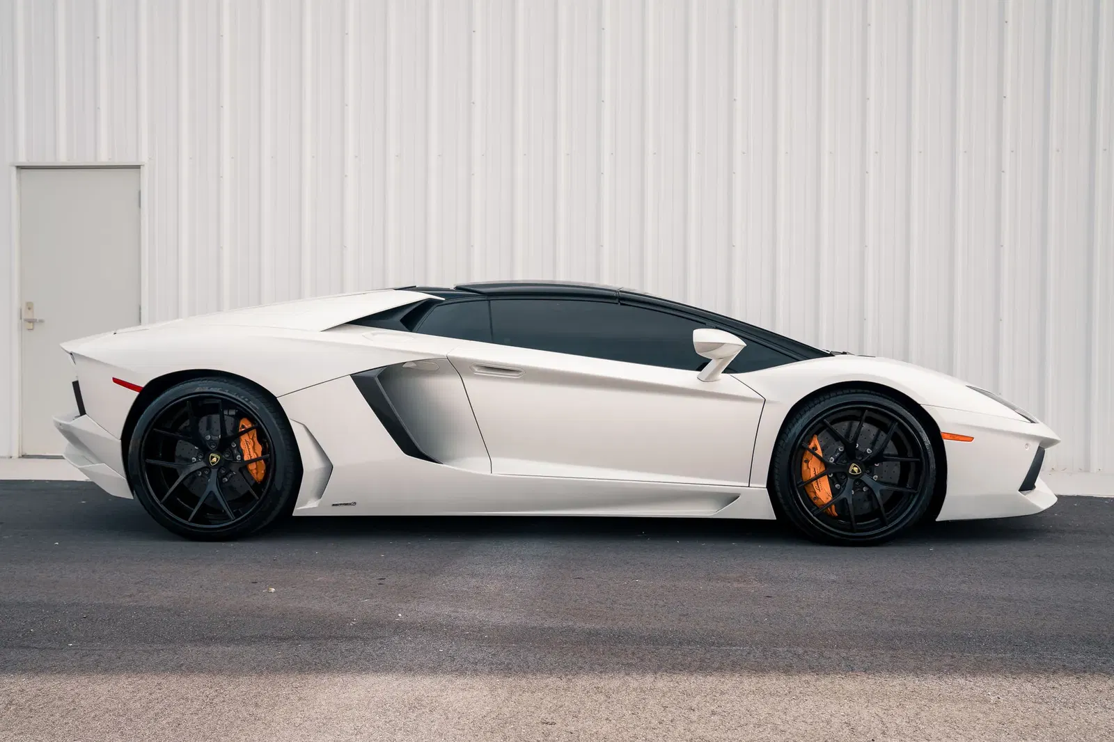 9k-Mile 2014 Lamborghini Aventador LP700-4 Roadster