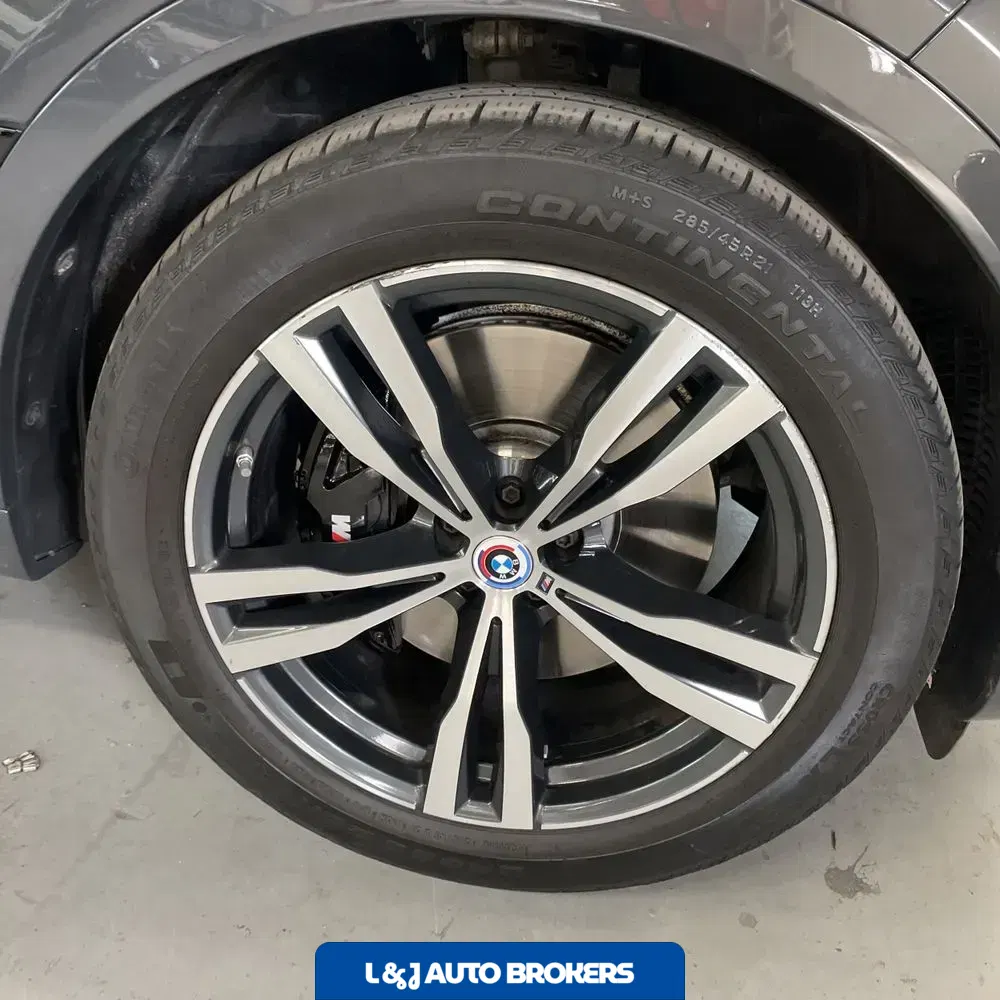 2023 BMW X7 M60i