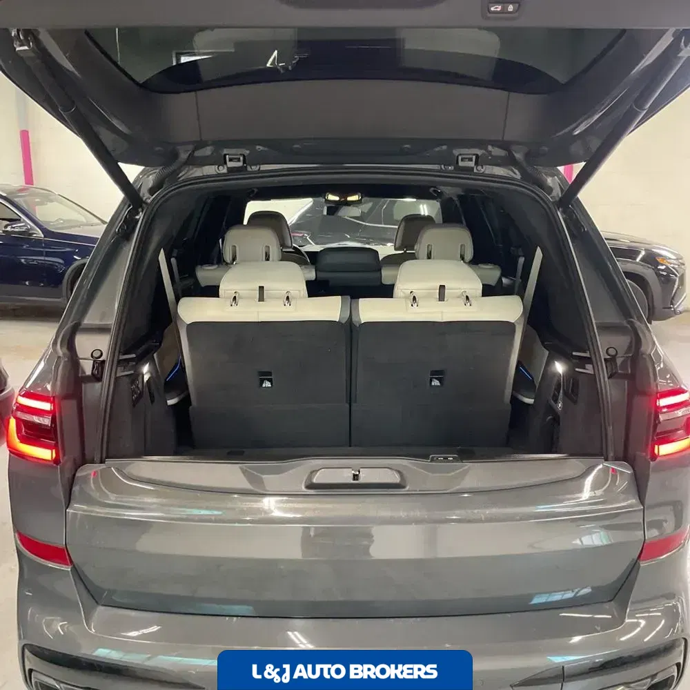 2023 BMW X7 M60i