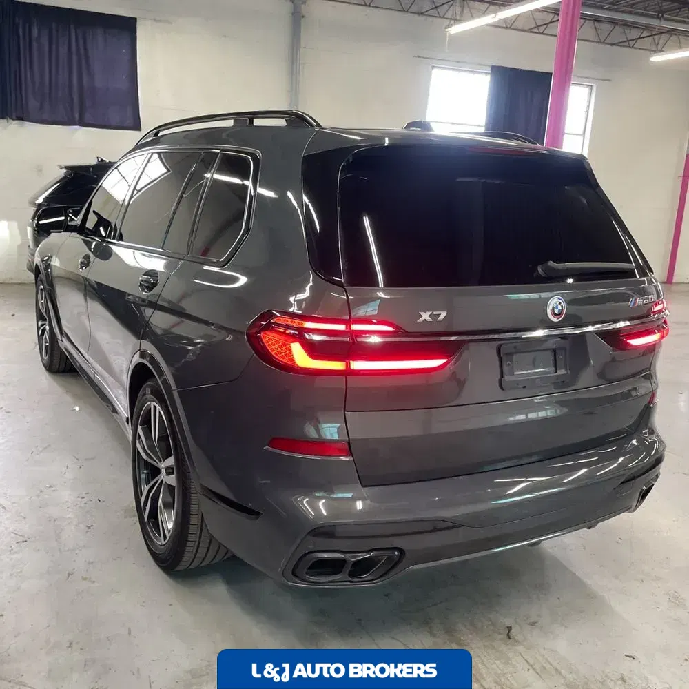 2023 BMW X7 M60i