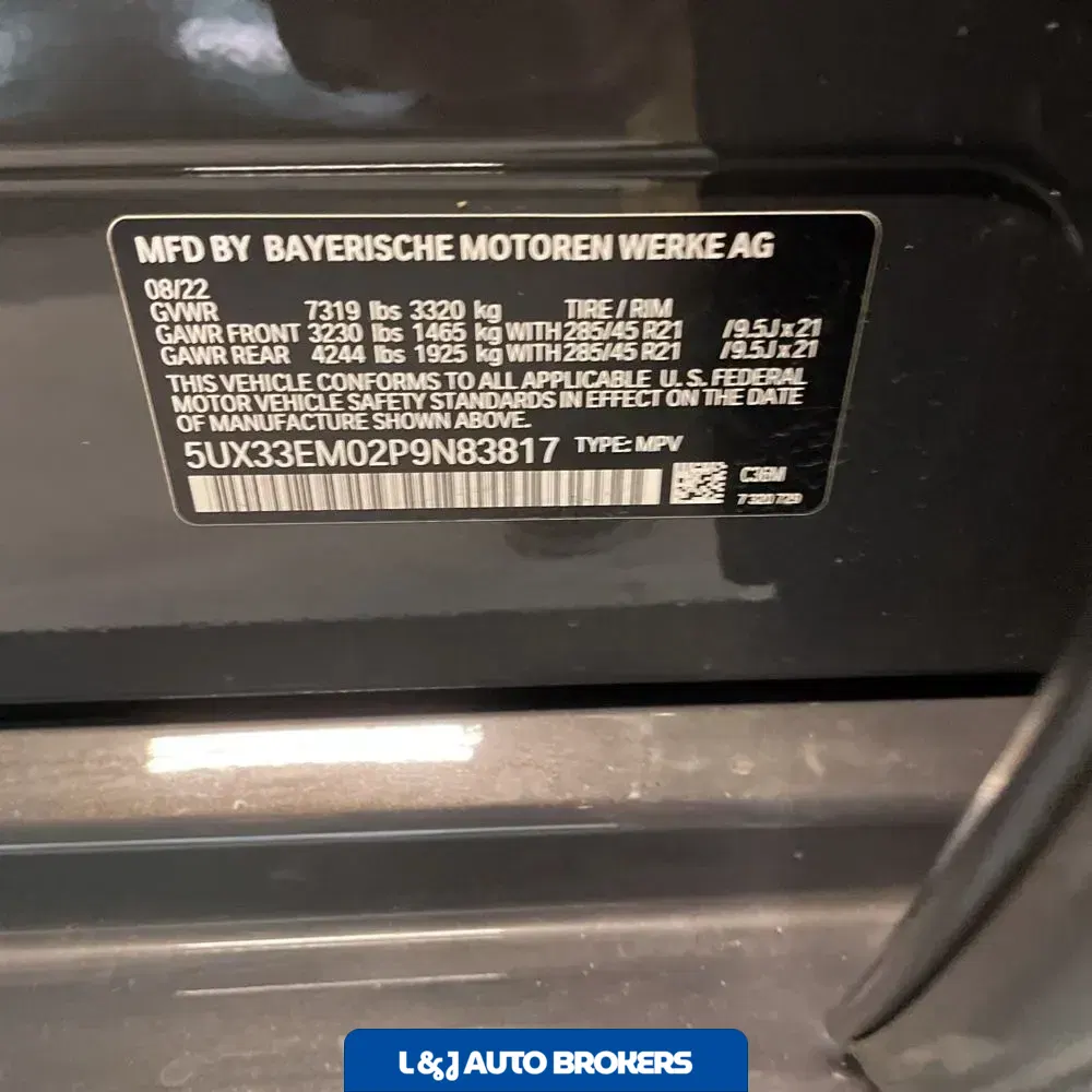 2023 BMW X7 M60i