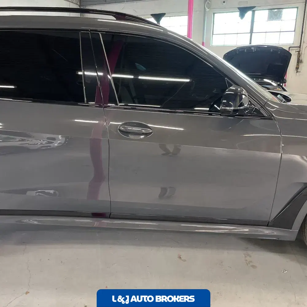 2023 BMW X7 M60i