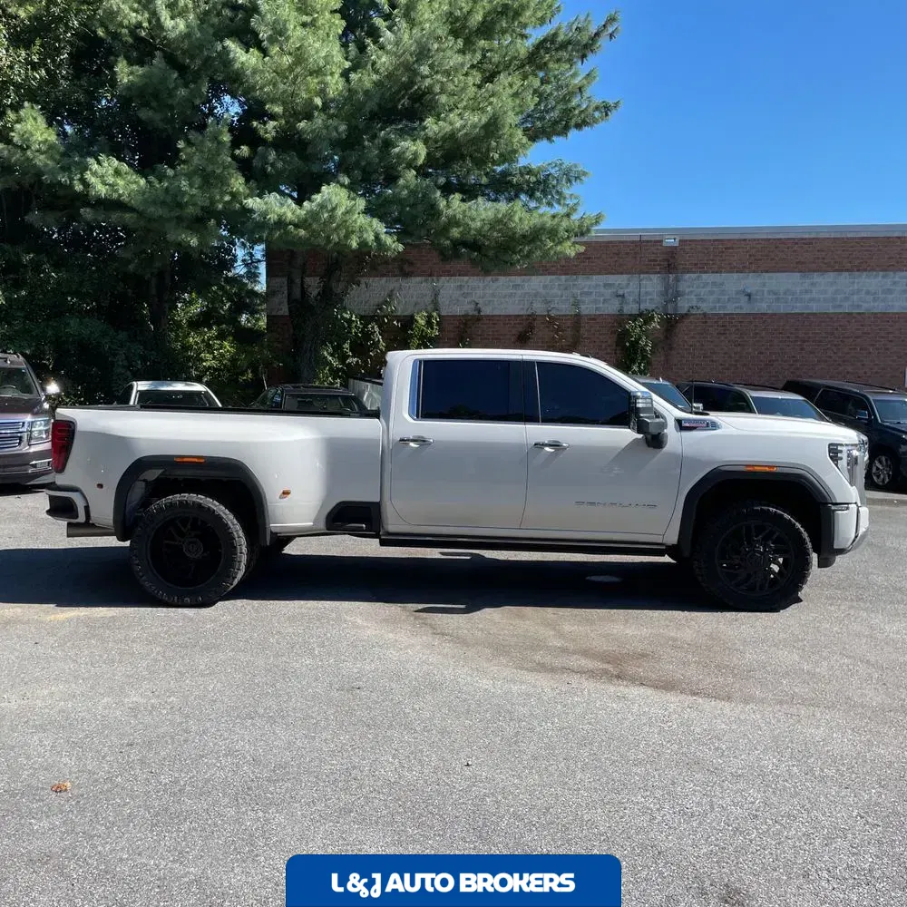 2024 GMC Sierra 3500HD Denali