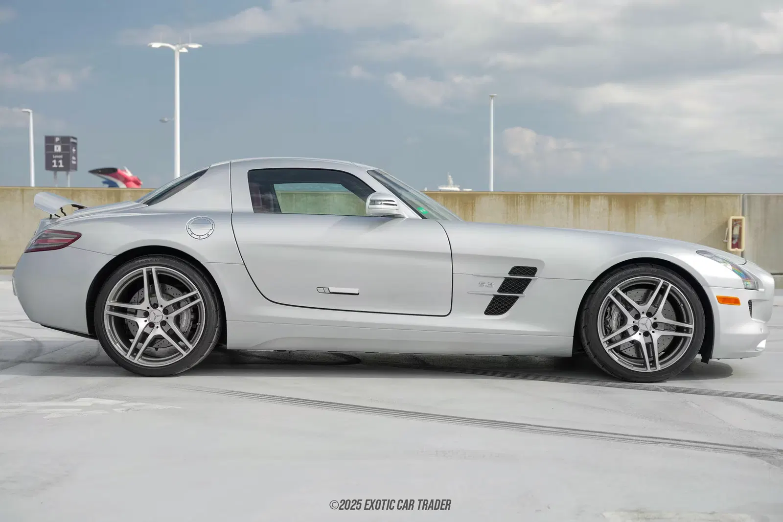 2011 Mercedes-Benz SLS AMG