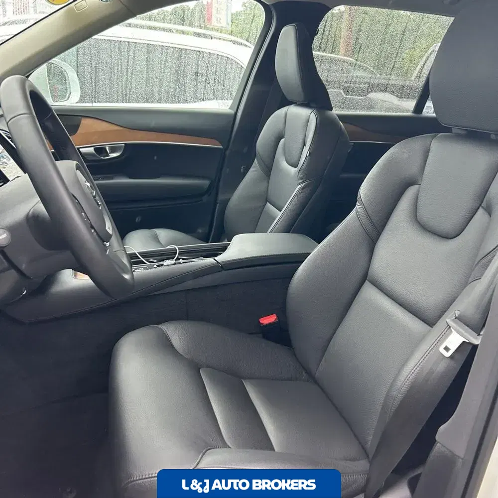 2024 Volvo XC90 T8 - Plus PHEV