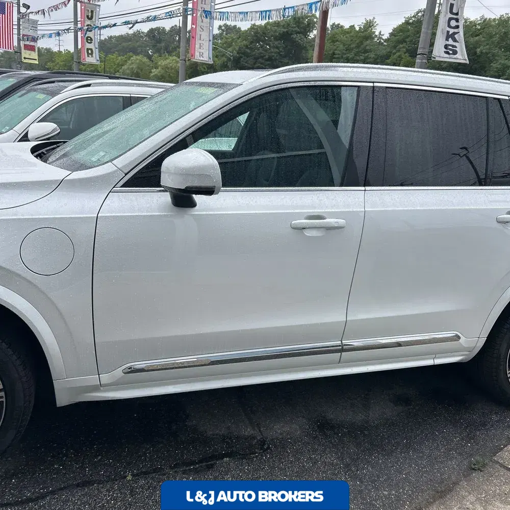 2024 Volvo XC90 T8 - Plus PHEV