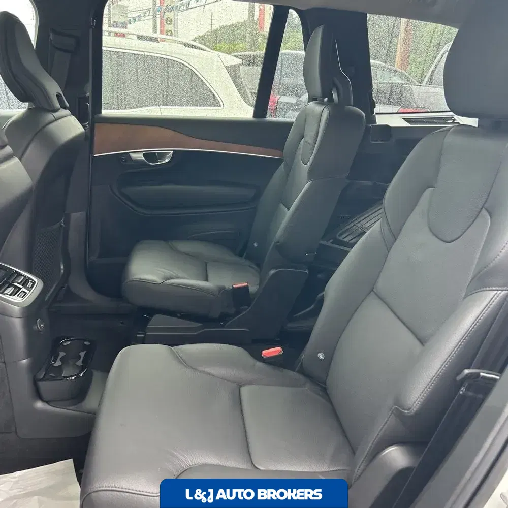 2024 Volvo XC90 T8 - Plus PHEV