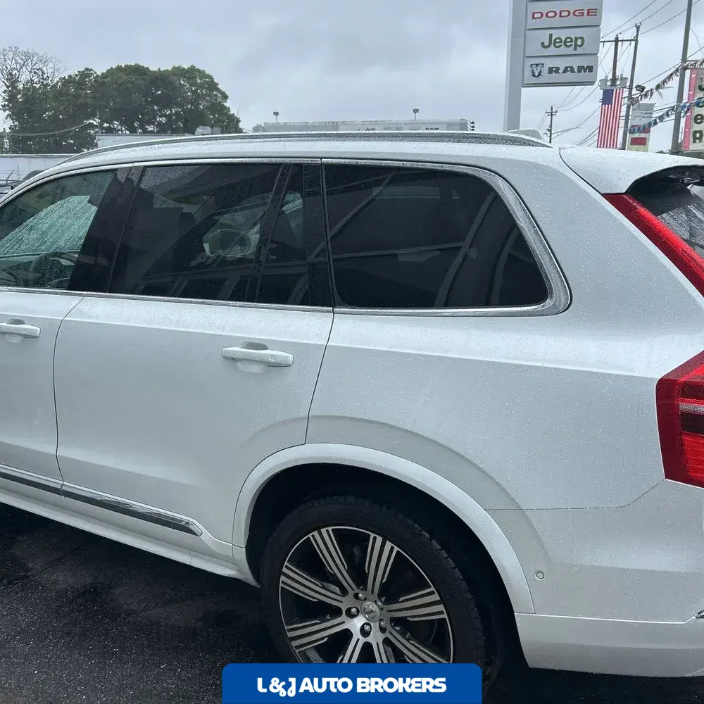 2024 Volvo XC90 T8 - Plus PHEV