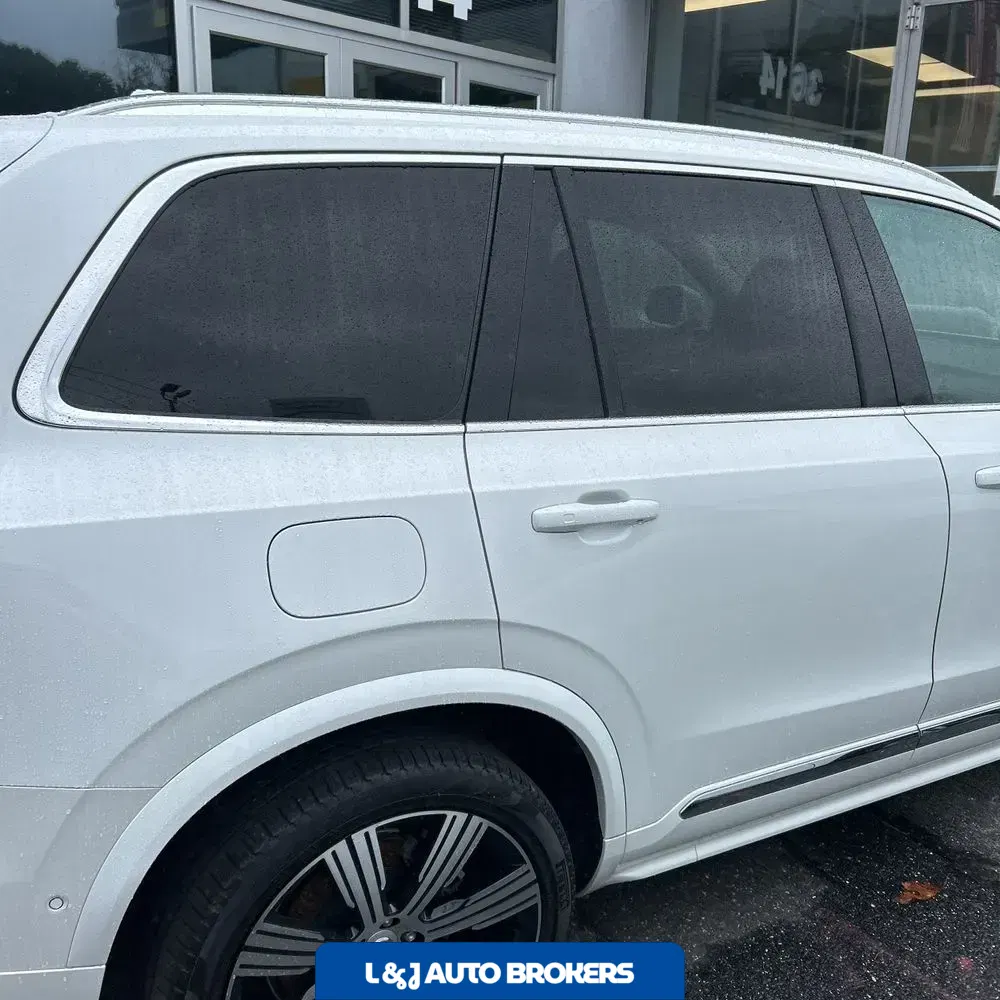2024 Volvo XC90 T8 - Plus PHEV