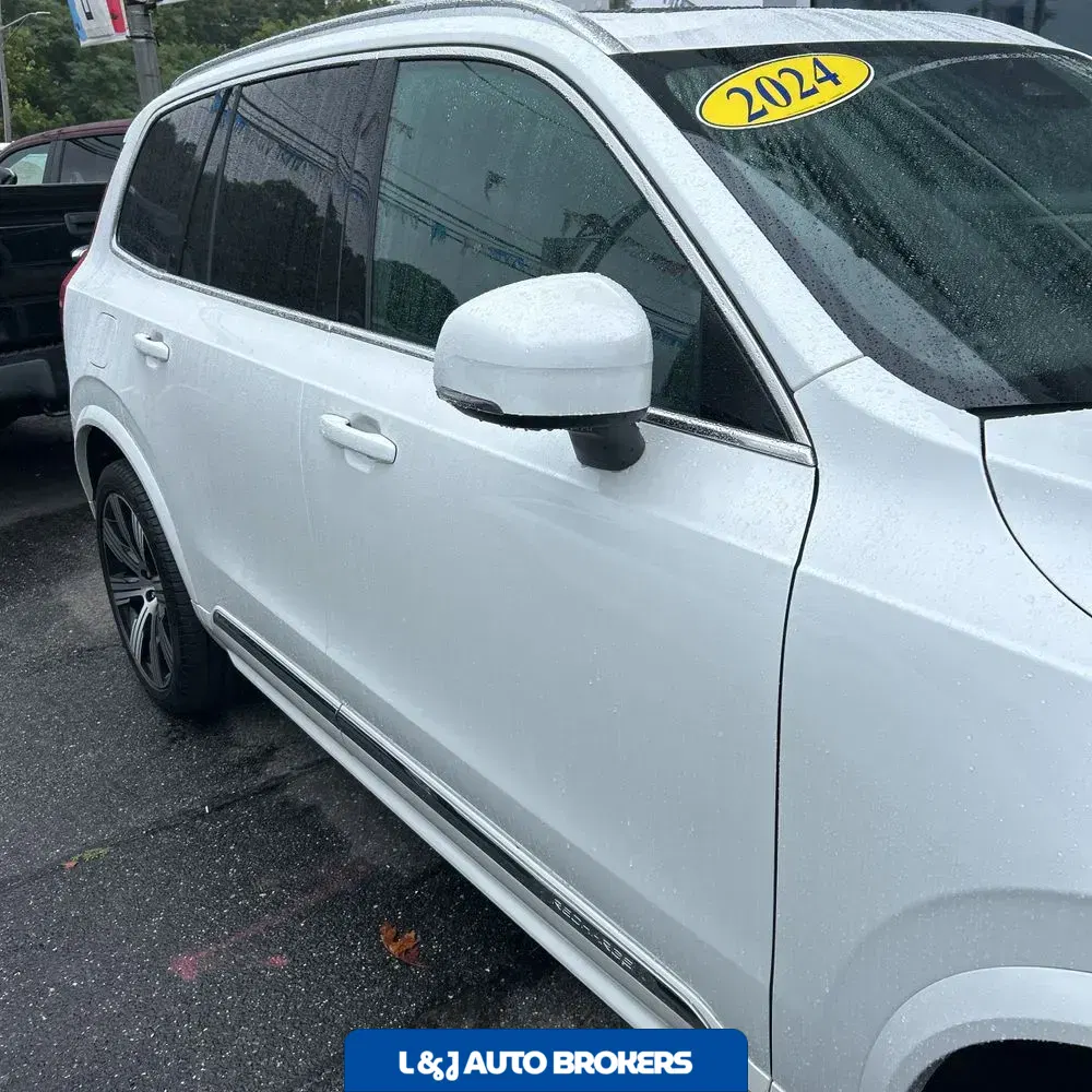 2024 Volvo XC90 T8 - Plus PHEV