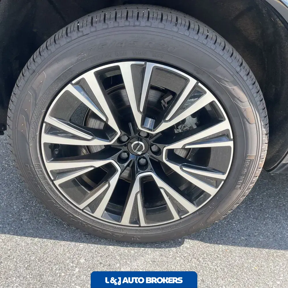 2024 Volvo XC90 T8 - Plus PHEV