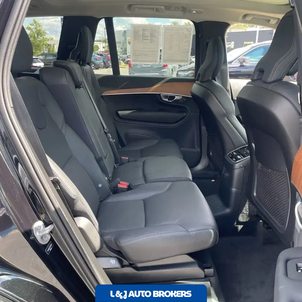 2024 Volvo XC90 T8 - Plus PHEV