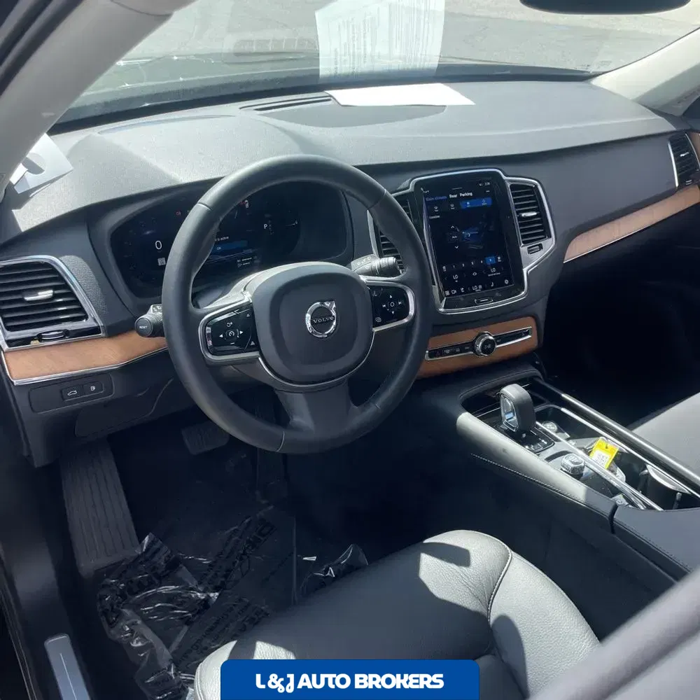 2024 Volvo XC90 T8 - Plus PHEV