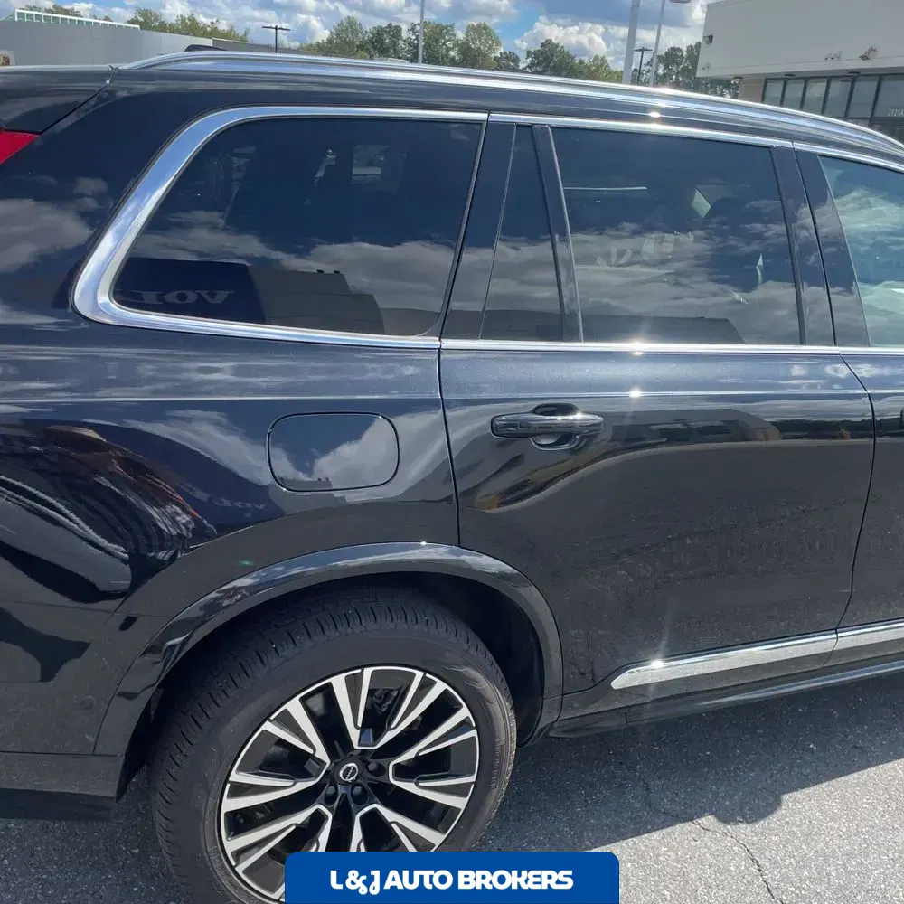 2024 Volvo XC90 T8 - Plus PHEV