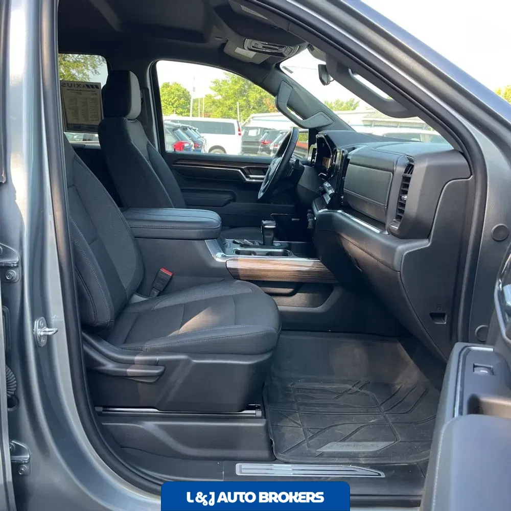2024 Chevrolet Silverado 1500 RST