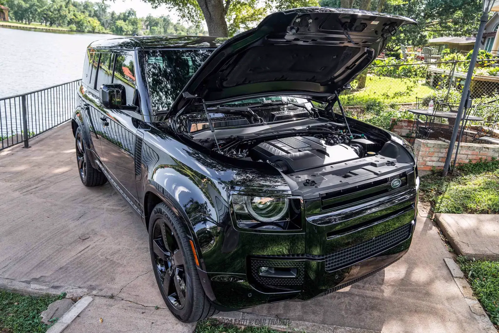 2022 Land Rover Defender 110 110 V8 Bond Edition