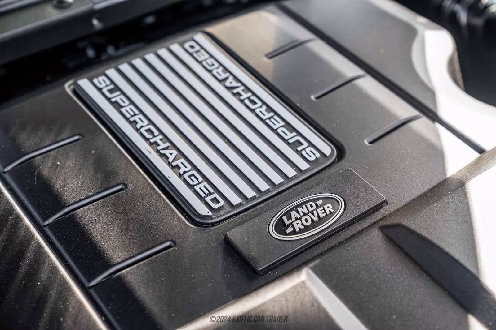 2022 Land Rover Defender 110 110 V8 Bond Edition