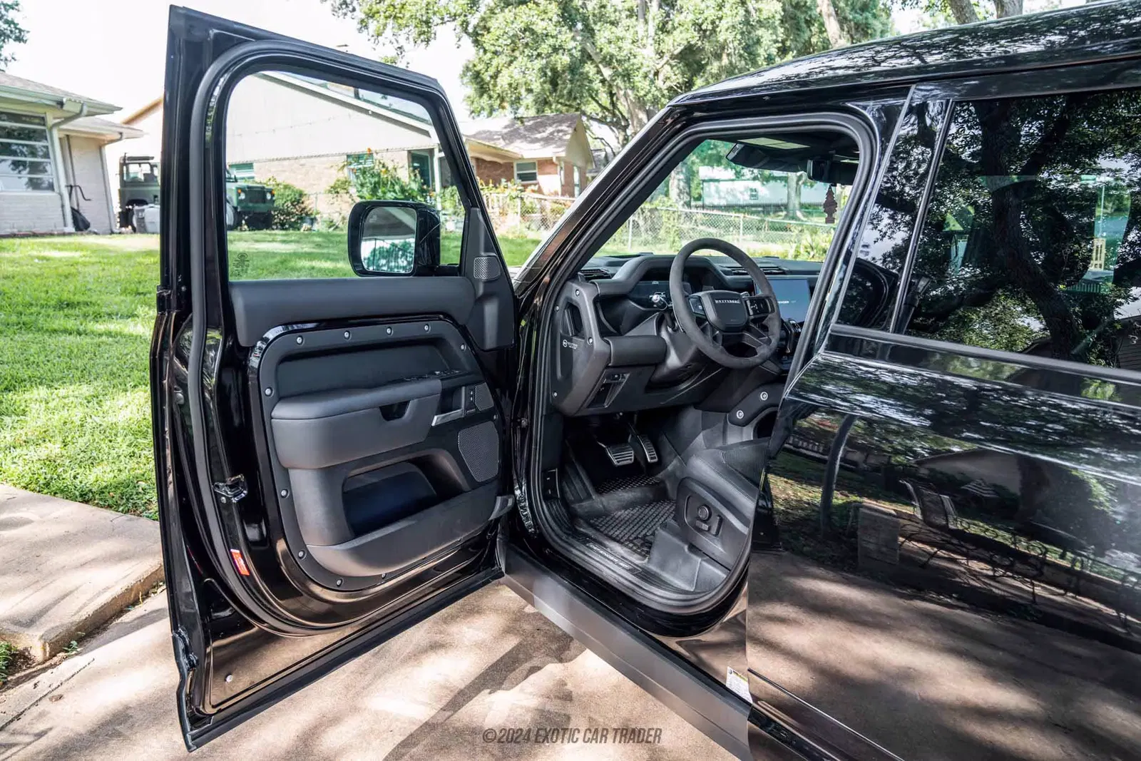 2022 Land Rover Defender 110 110 V8 Bond Edition