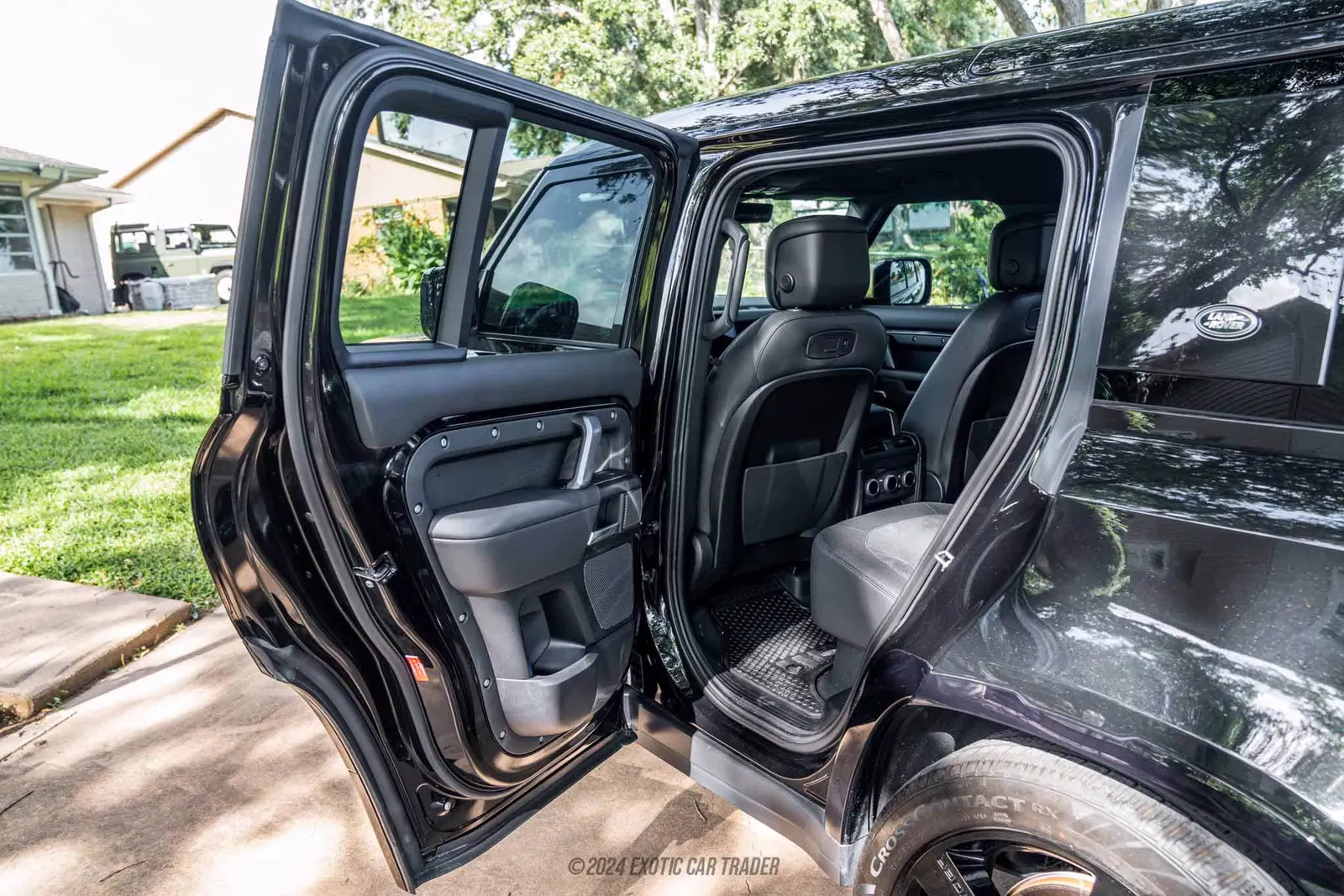 2022 Land Rover Defender 110 110 V8 Bond Edition