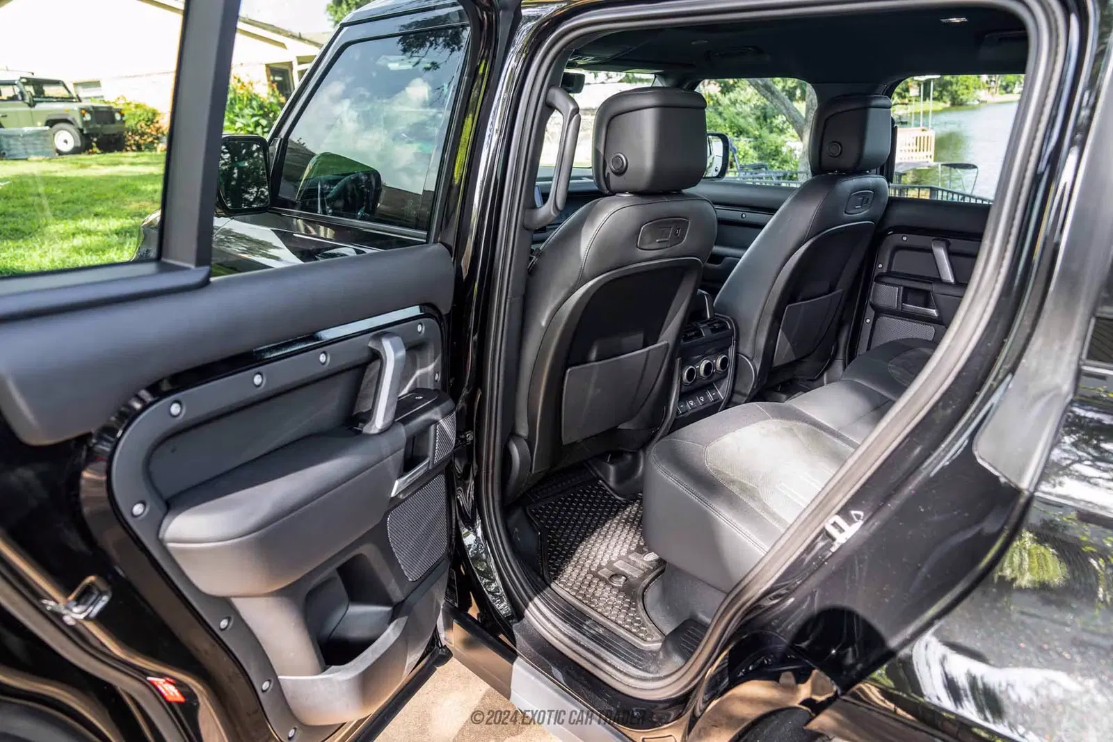 2022 Land Rover Defender 110 110 V8 Bond Edition