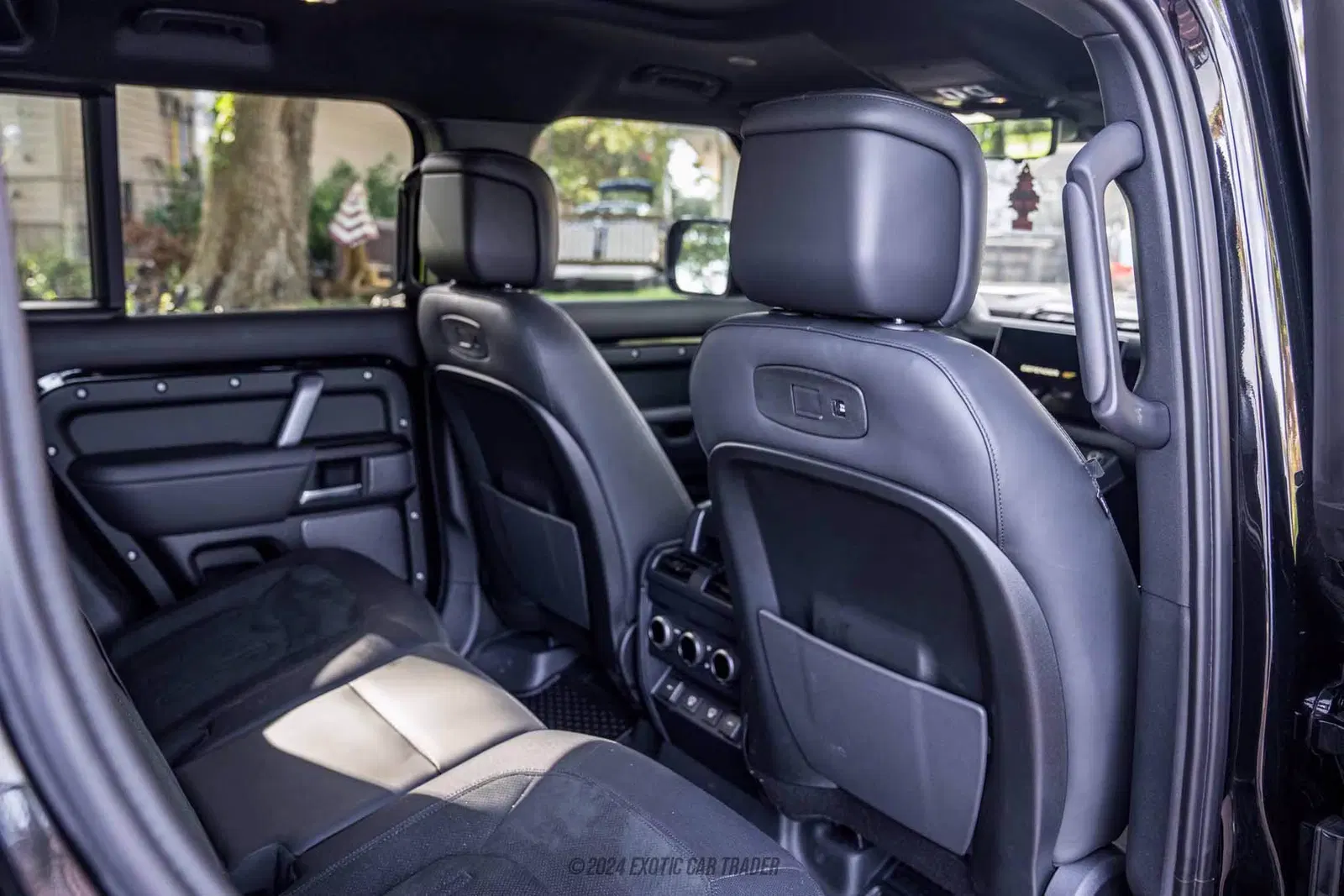 2022 Land Rover Defender 110 110 V8 Bond Edition