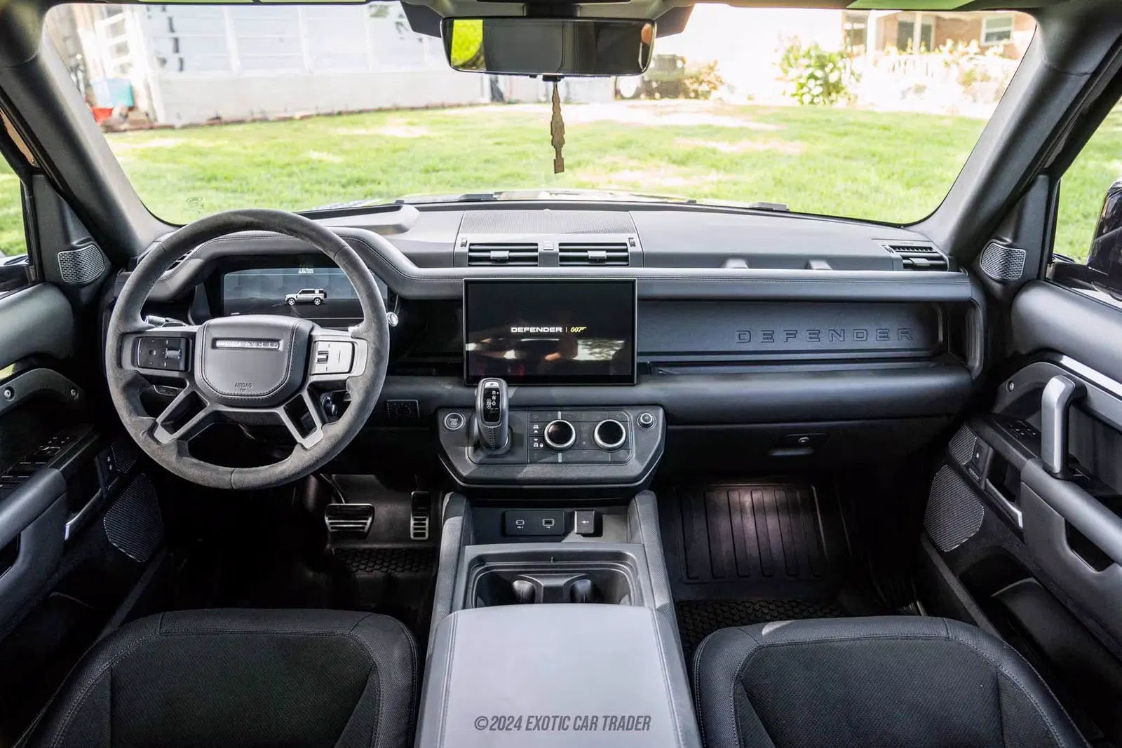 2022 Land Rover Defender 110 110 V8 Bond Edition
