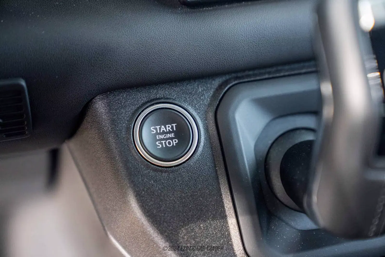 2022 Land Rover Defender 110 110 V8 Bond Edition