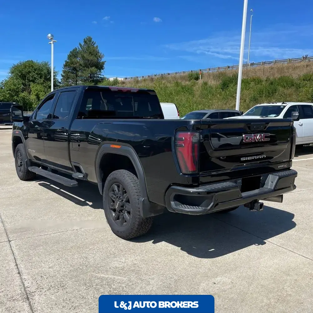 2024 GMC Sierra 2500 AT4