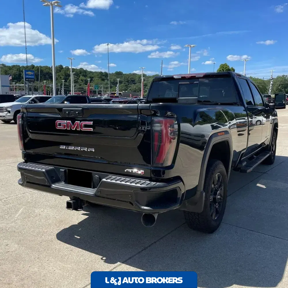 2024 GMC Sierra 2500 AT4