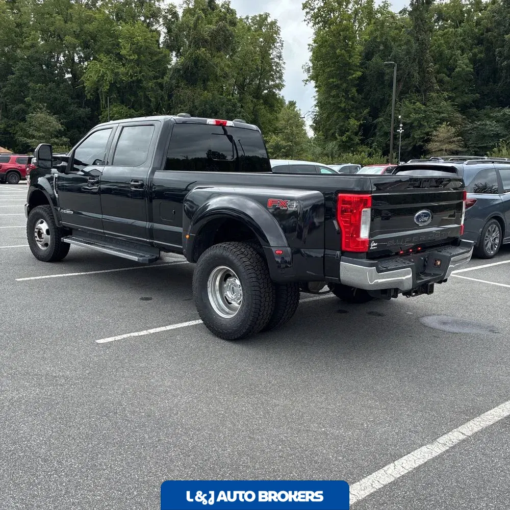 2021 Ford F-350 Super Duty Lariat