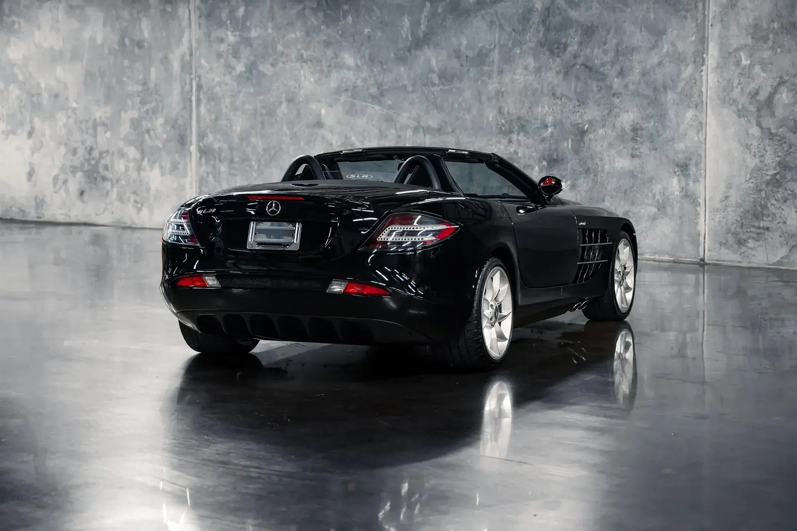 11k-Mile 2008 Mercedes-Benz SLR McLaren Roadster
