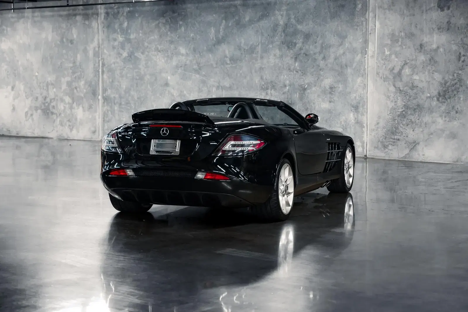 11k-Mile 2008 Mercedes-Benz SLR McLaren Roadster