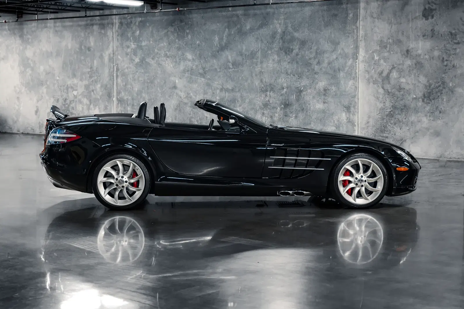 11k-Mile 2008 Mercedes-Benz SLR McLaren Roadster