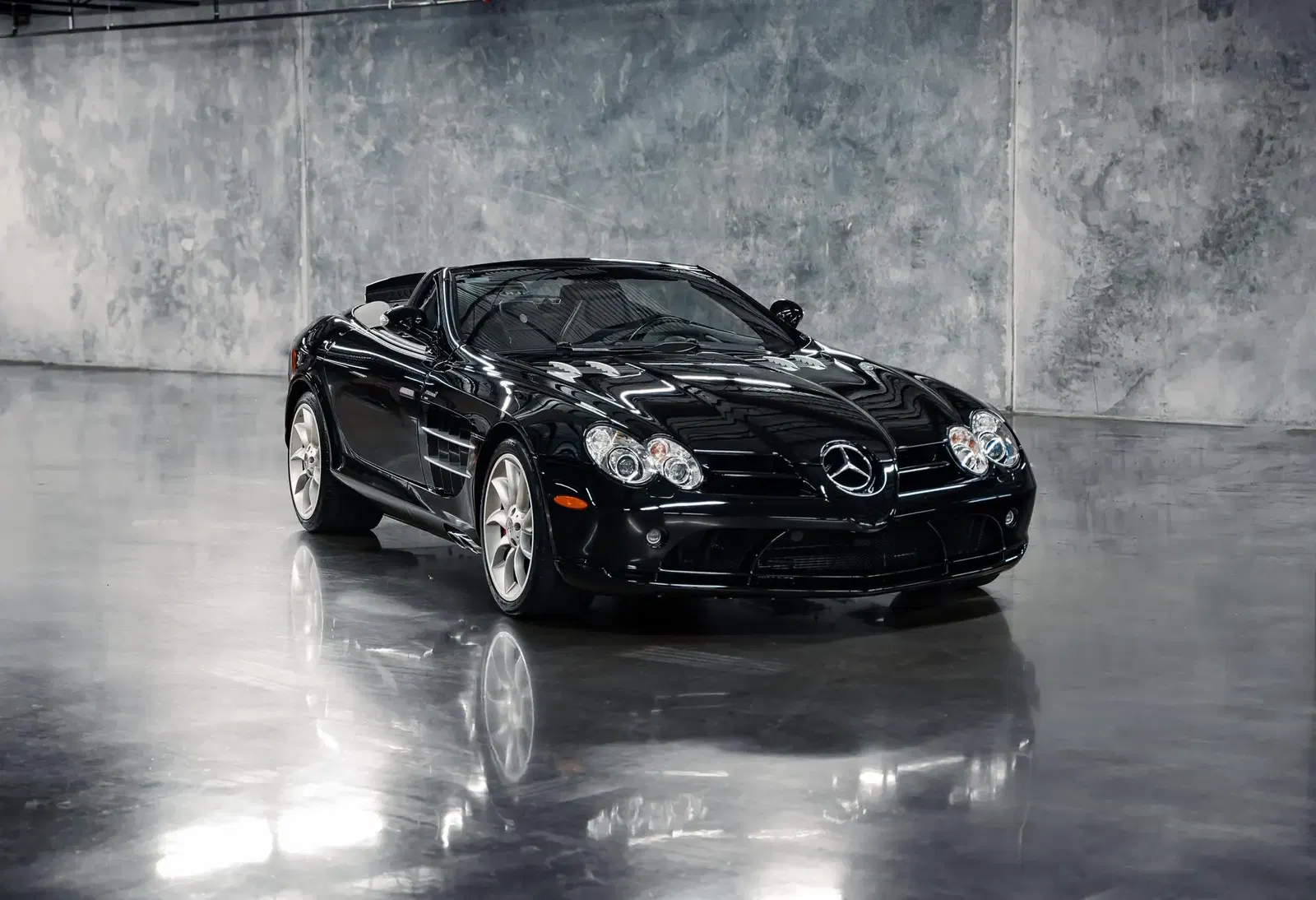 11k-Mile 2008 Mercedes-Benz SLR McLaren Roadster