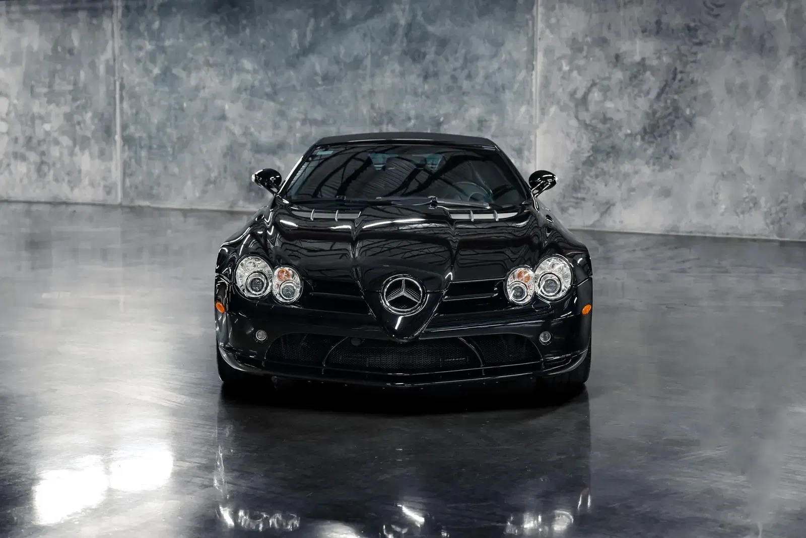 11k-Mile 2008 Mercedes-Benz SLR McLaren Roadster