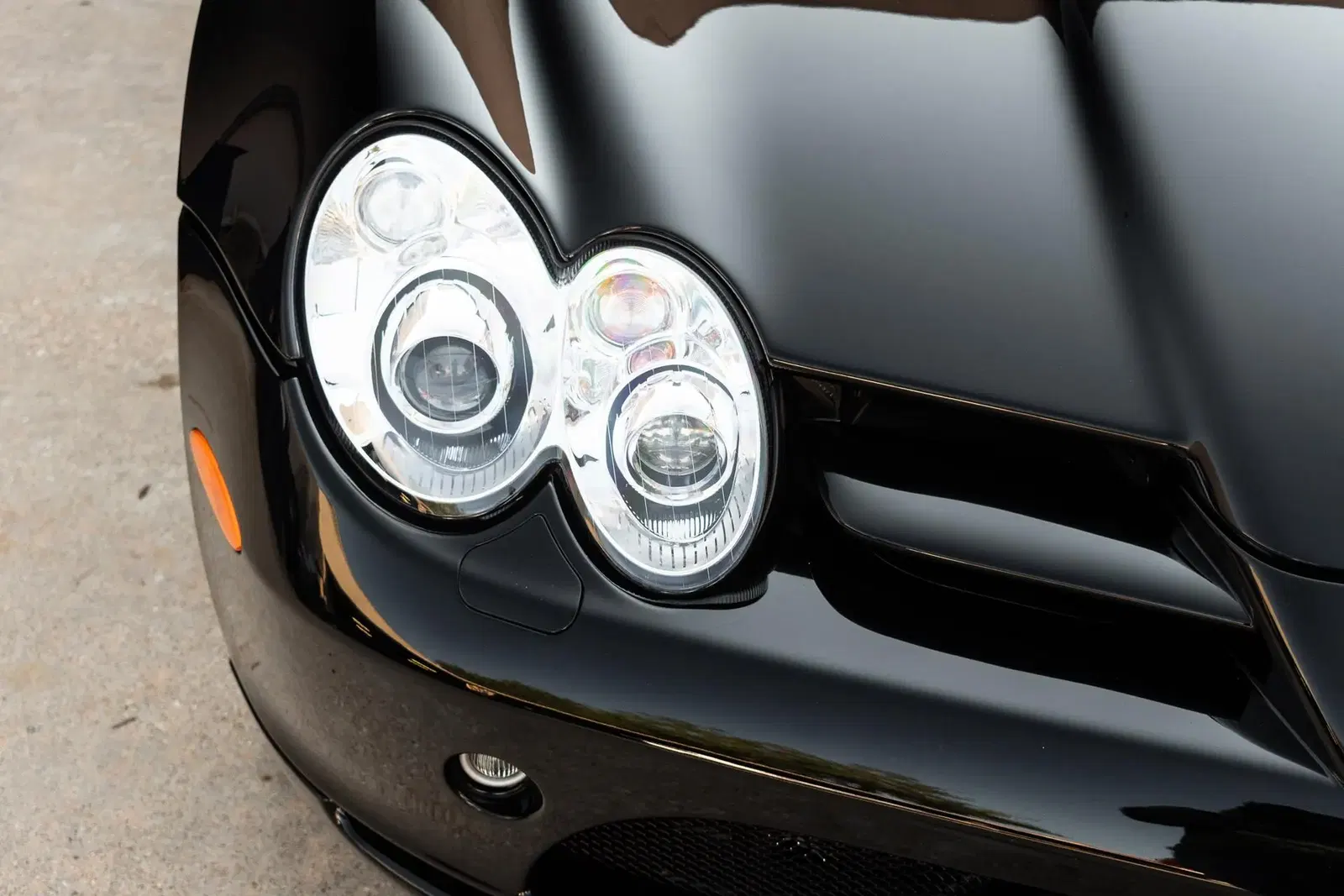 11k-Mile 2008 Mercedes-Benz SLR McLaren Roadster