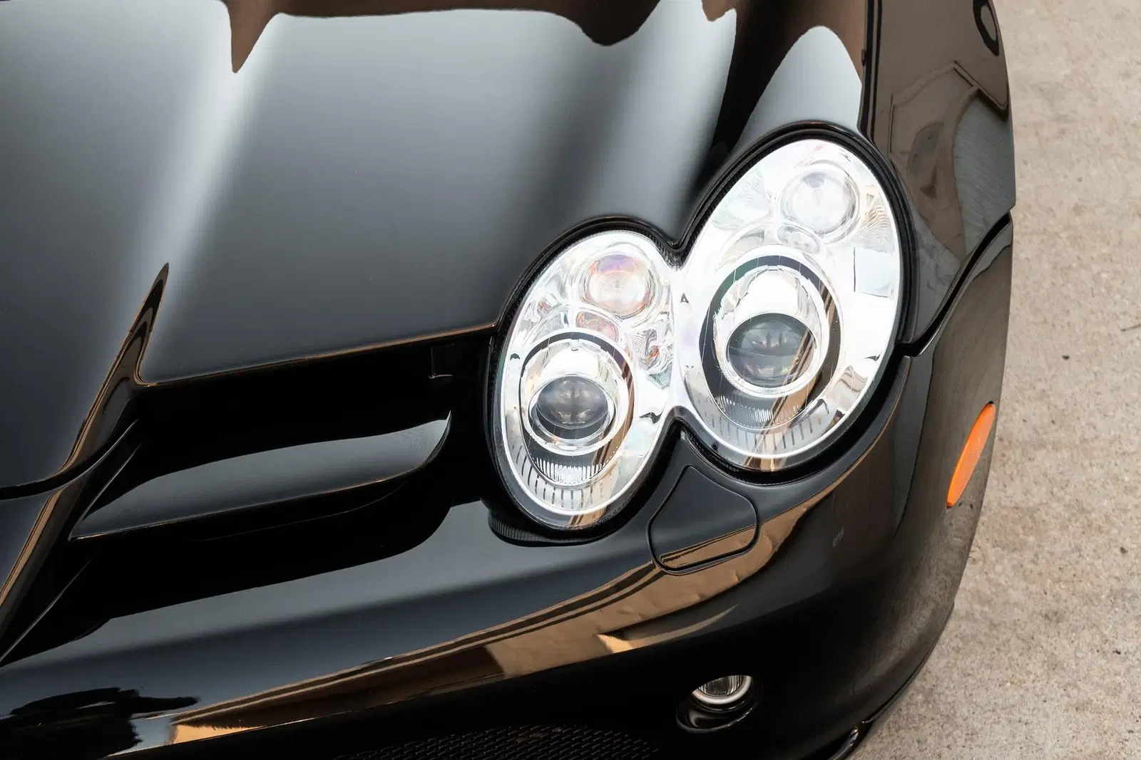 11k-Mile 2008 Mercedes-Benz SLR McLaren Roadster