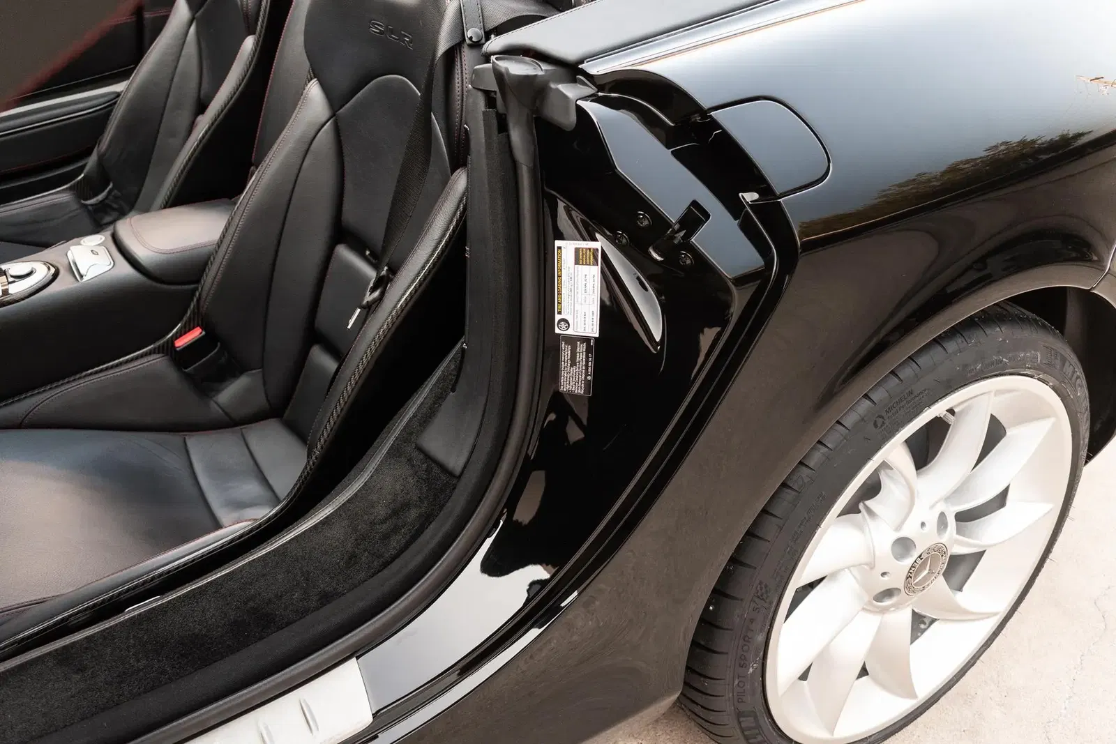 11k-Mile 2008 Mercedes-Benz SLR McLaren Roadster