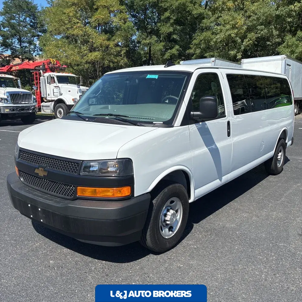 2025 Chevrolet Express LS 3500