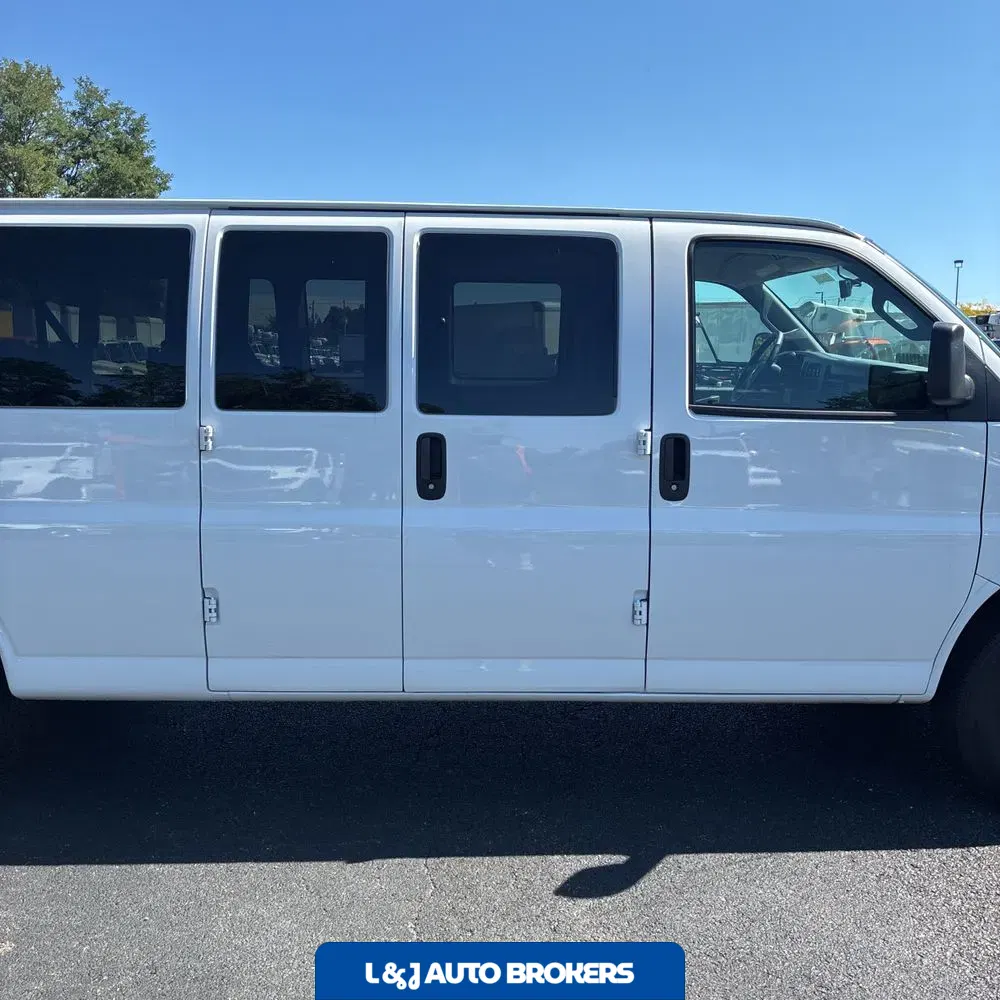 2025 Chevrolet Express LS 3500