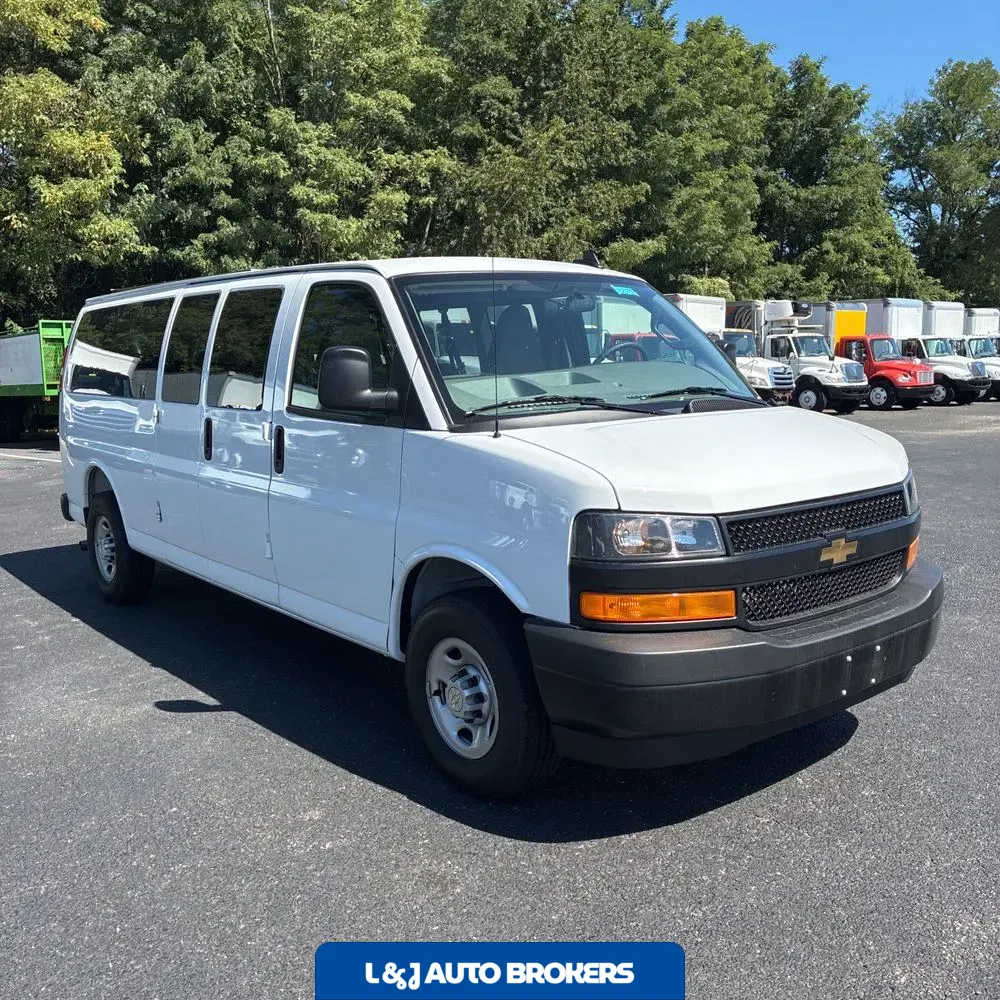 2025 Chevrolet Express LS 3500