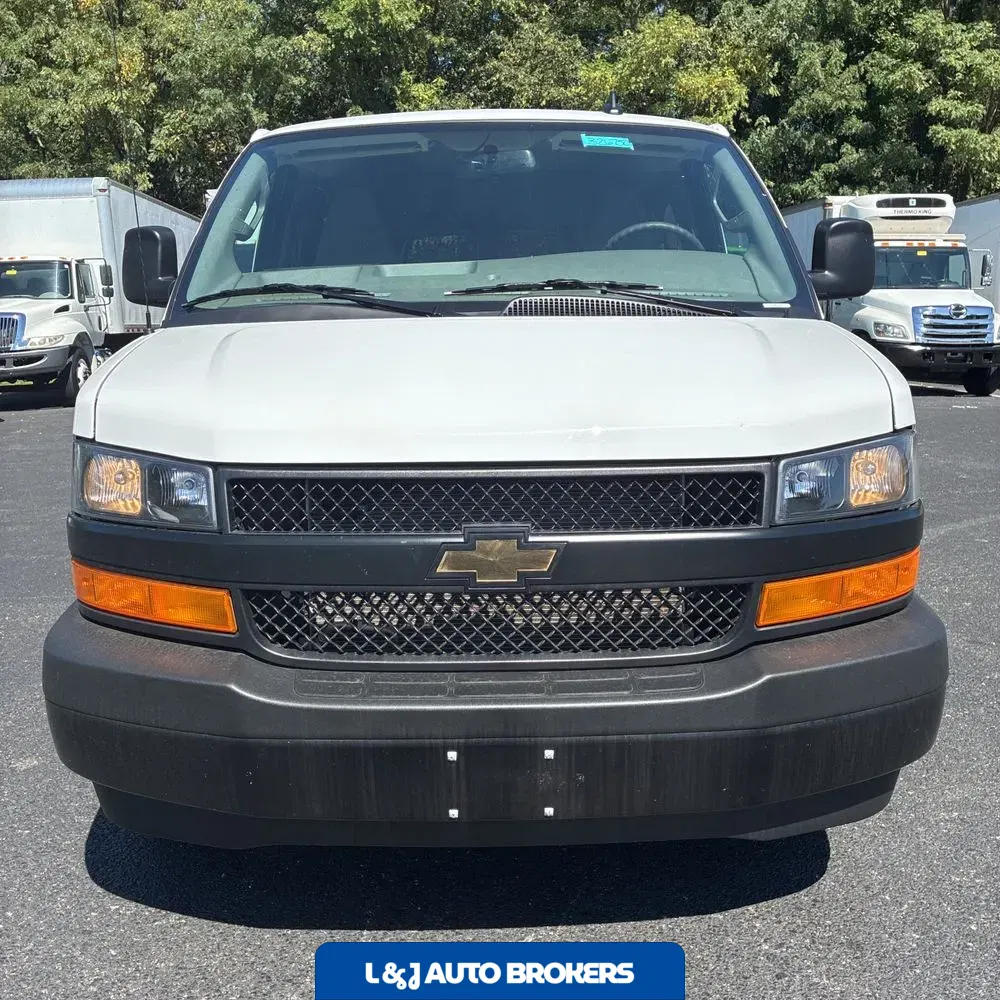 2025 Chevrolet Express LS 3500