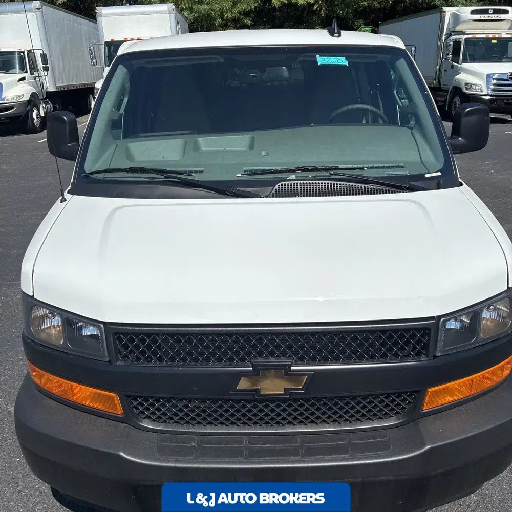 2025 Chevrolet Express LS 3500
