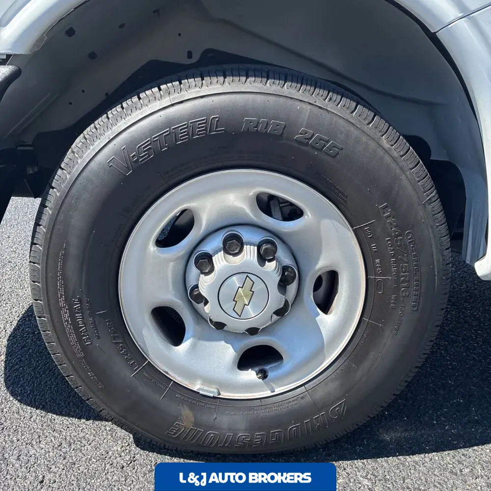 2025 Chevrolet Express LS 3500