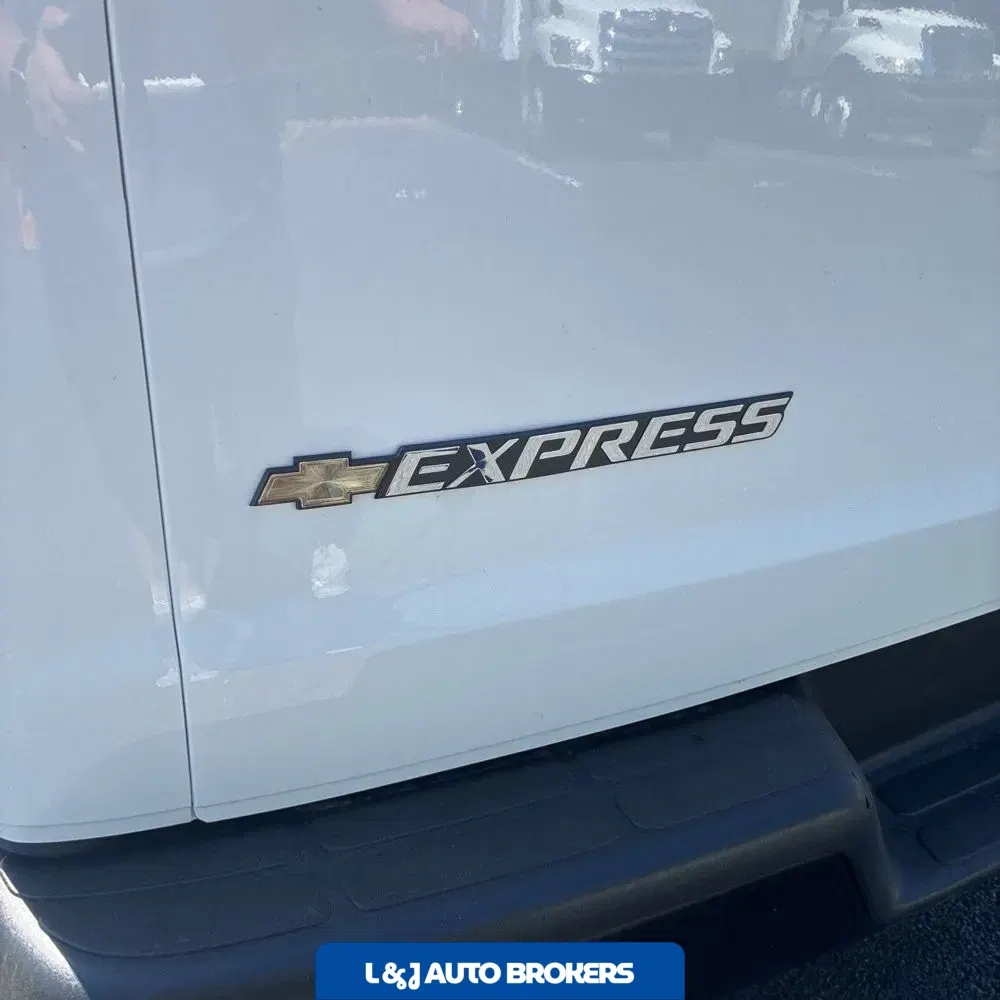 2025 Chevrolet Express LS 3500