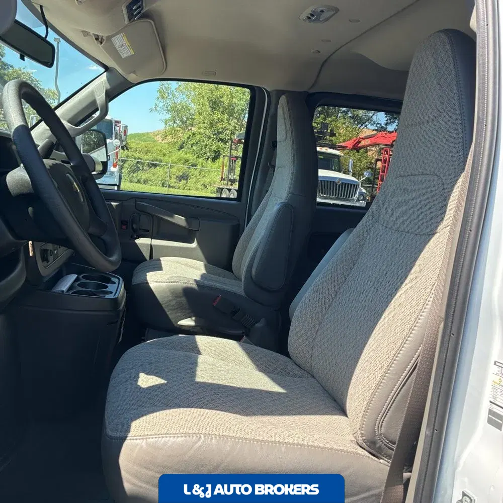 2025 Chevrolet Express LS 3500