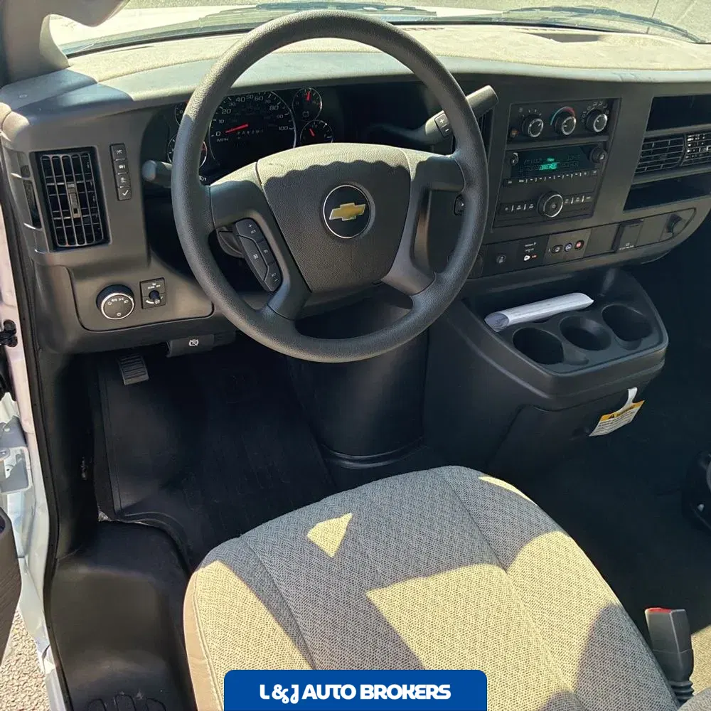 2025 Chevrolet Express LS 3500